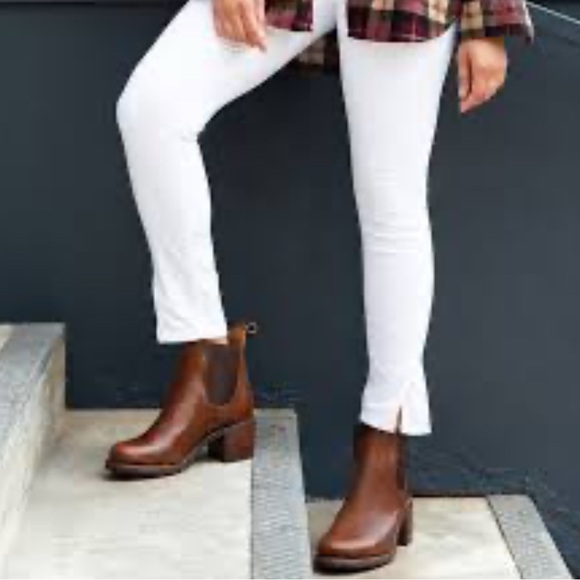 Frye Shoes - New, Frye Sabrina Chelsea Boots Brown Size 8.5